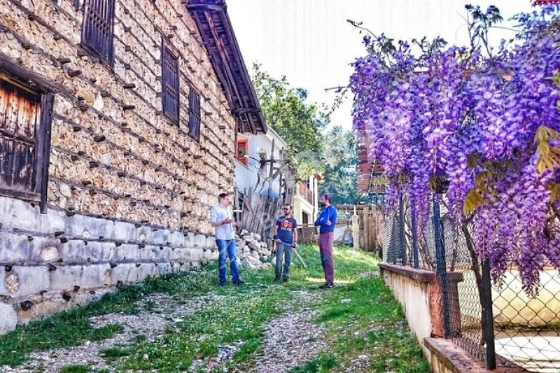 Wycieczka po jaskini Altınbesik i zwiedzanie domów zapinanych na guziki Z Boku - 4