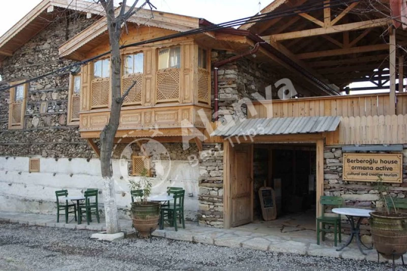 Wycieczka po jaskini Altınbesik i zwiedzanie domów zapinanych na guziki Z Boku - 3
