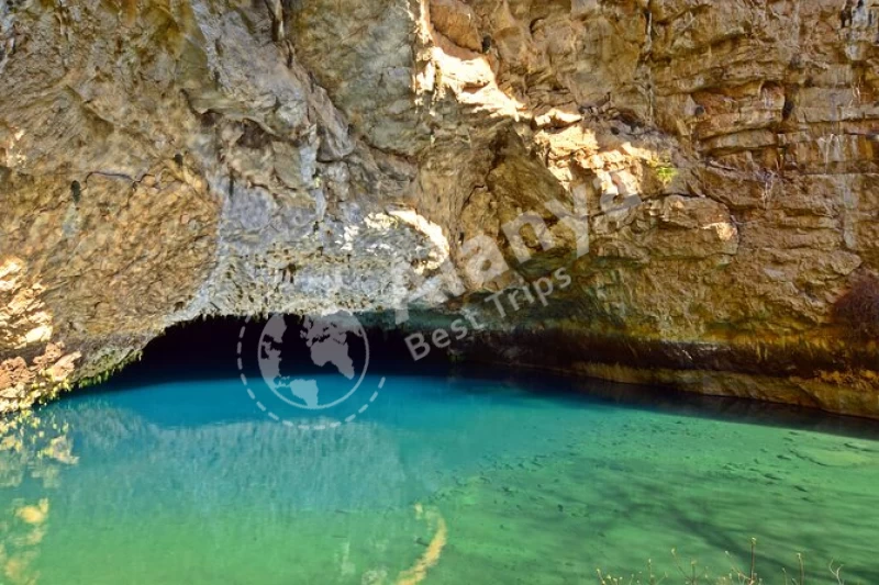 Экскурсия по пещере Алтынбесик и застегнутым домам сбоку - 6