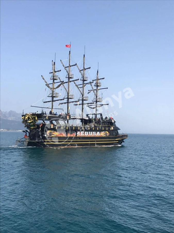 Экскурсия на пиратской лодке в Белеке