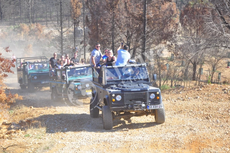 Jeep safari w Side - 5
