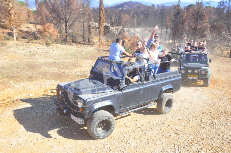 Jeep safari w Side - 2