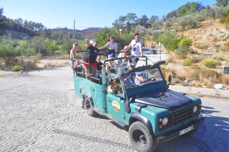 Jeep safari w Side - 1